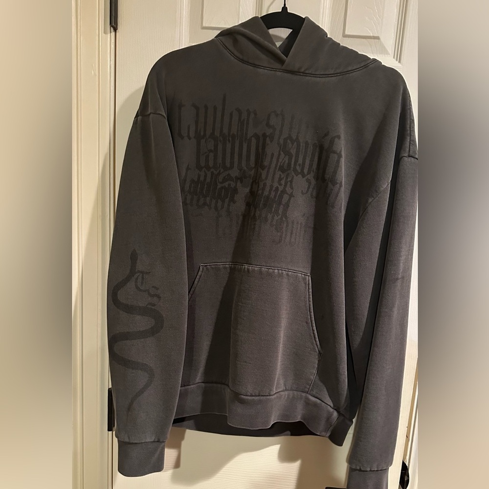 Taylor Swift hoodie “there will be no explanation there will just be reputation”